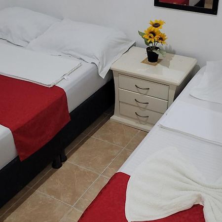 Hostal Villa Del Rio Las Brisas Вилявеха Екстериор снимка