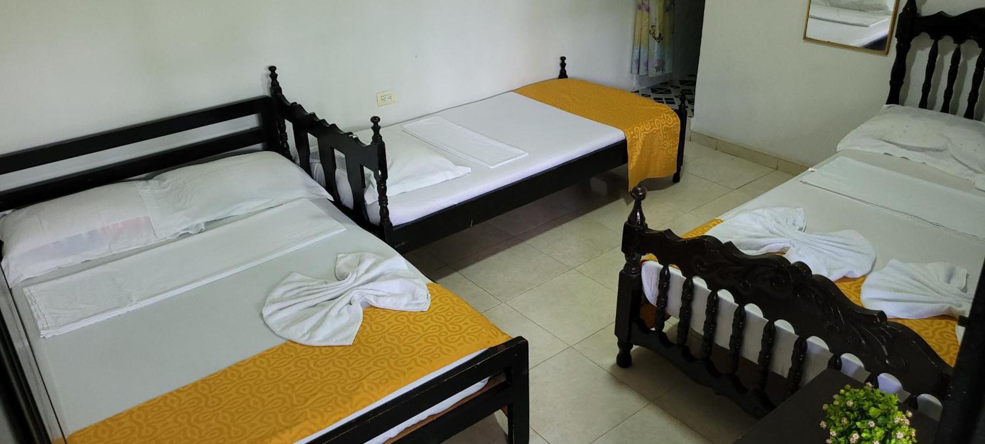 Hostal Villa Del Rio Las Brisas Вилявеха Екстериор снимка